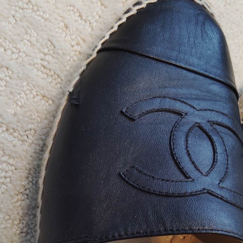 CHANEL Black Leather Espadrilles Authentic - Picture 3 of 7